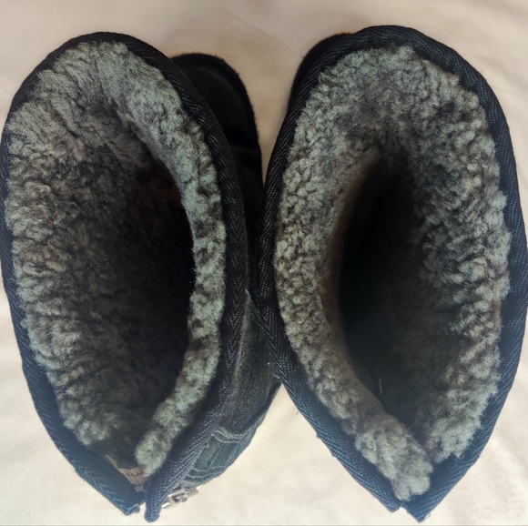 Women's Black Ugg Boots - Picture 6 of 13